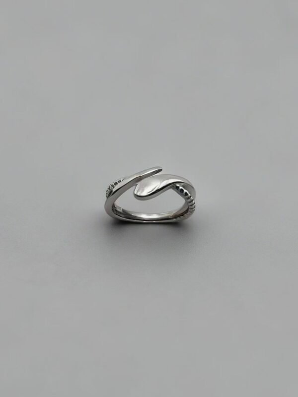 Serpent Loop Ring
