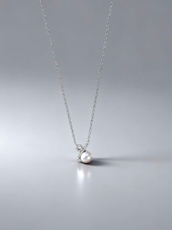 Luna Pearl Necklace