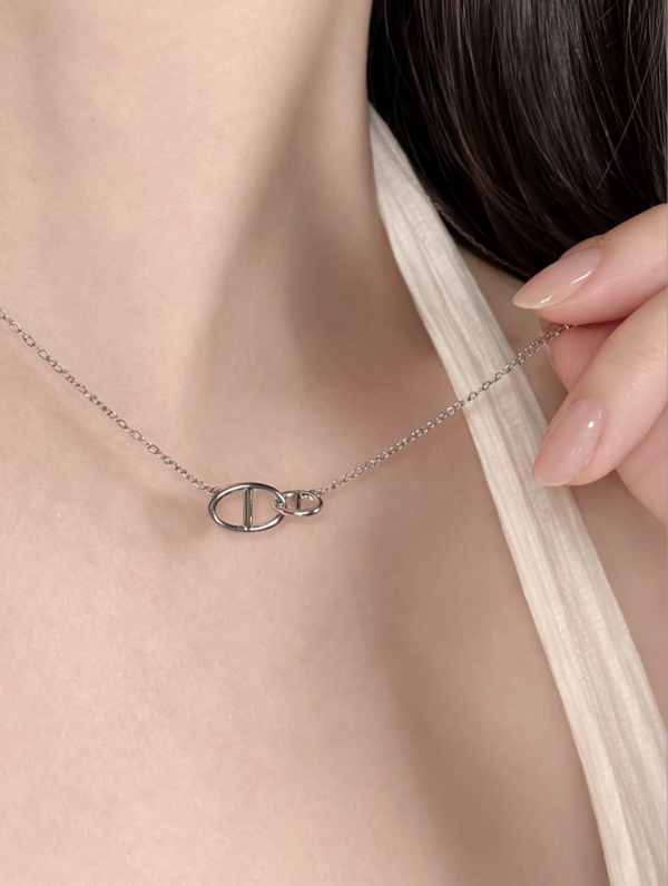 Linked Oval Necklace