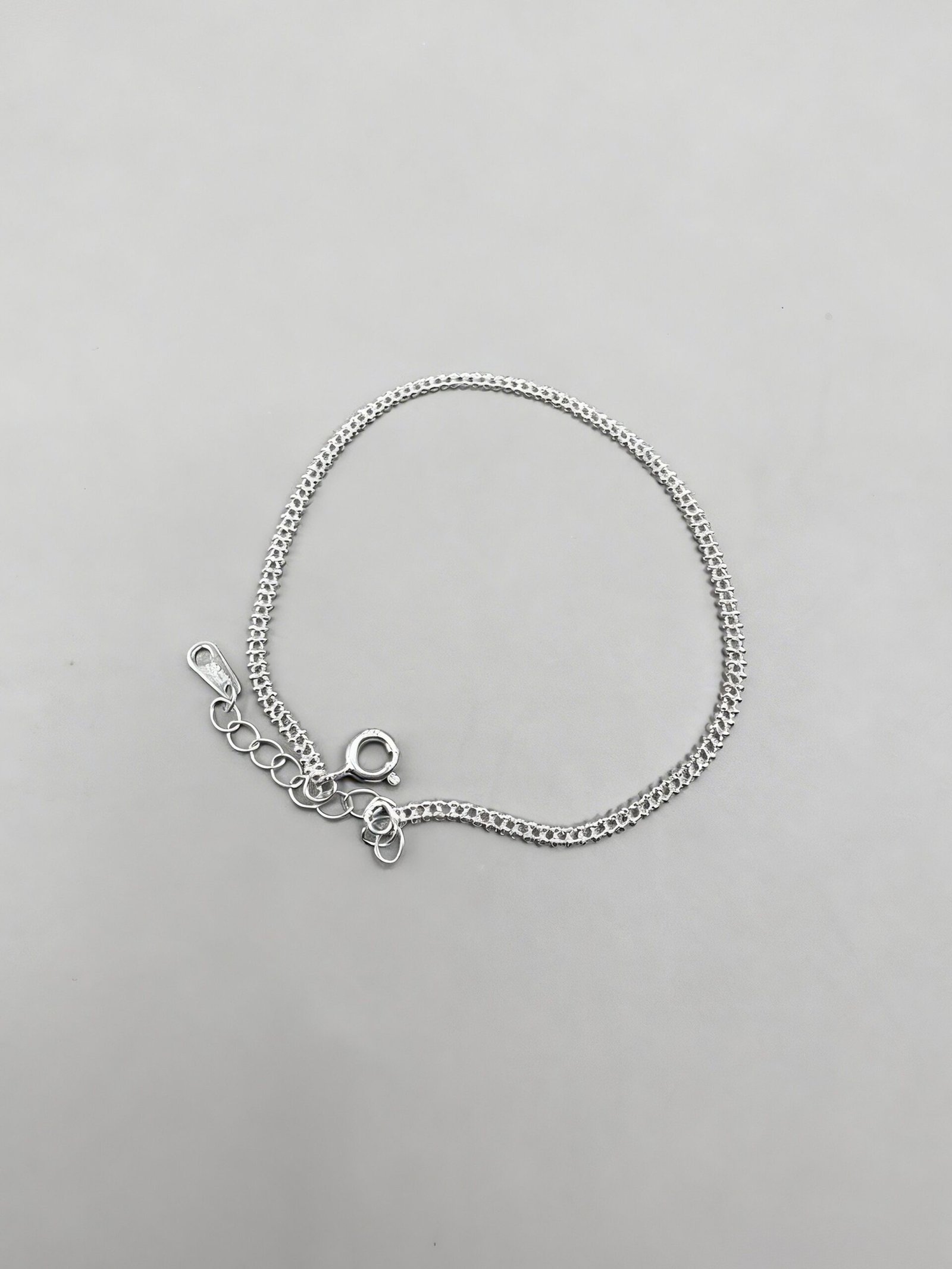 Essential Halo Chain Bracelet - Image 2