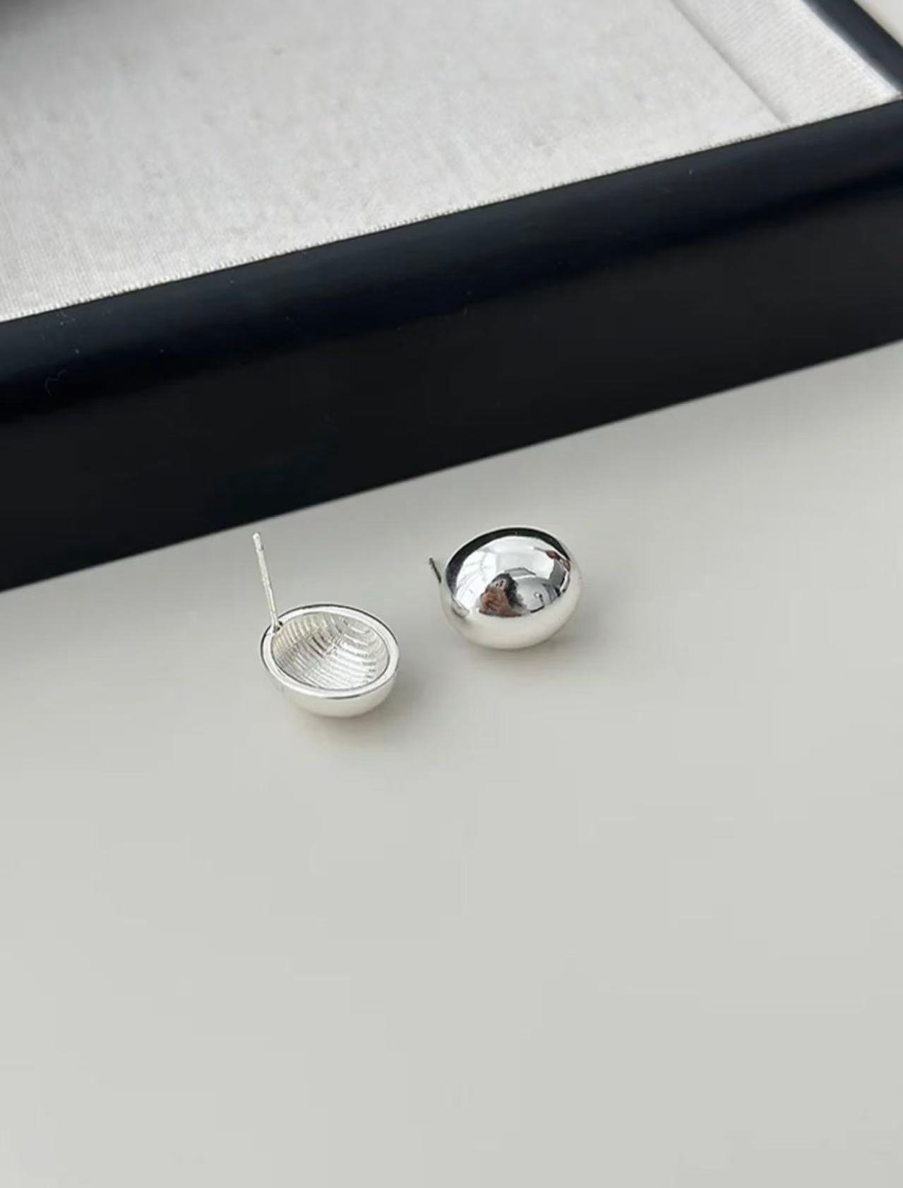 Silver Curve - Image 2