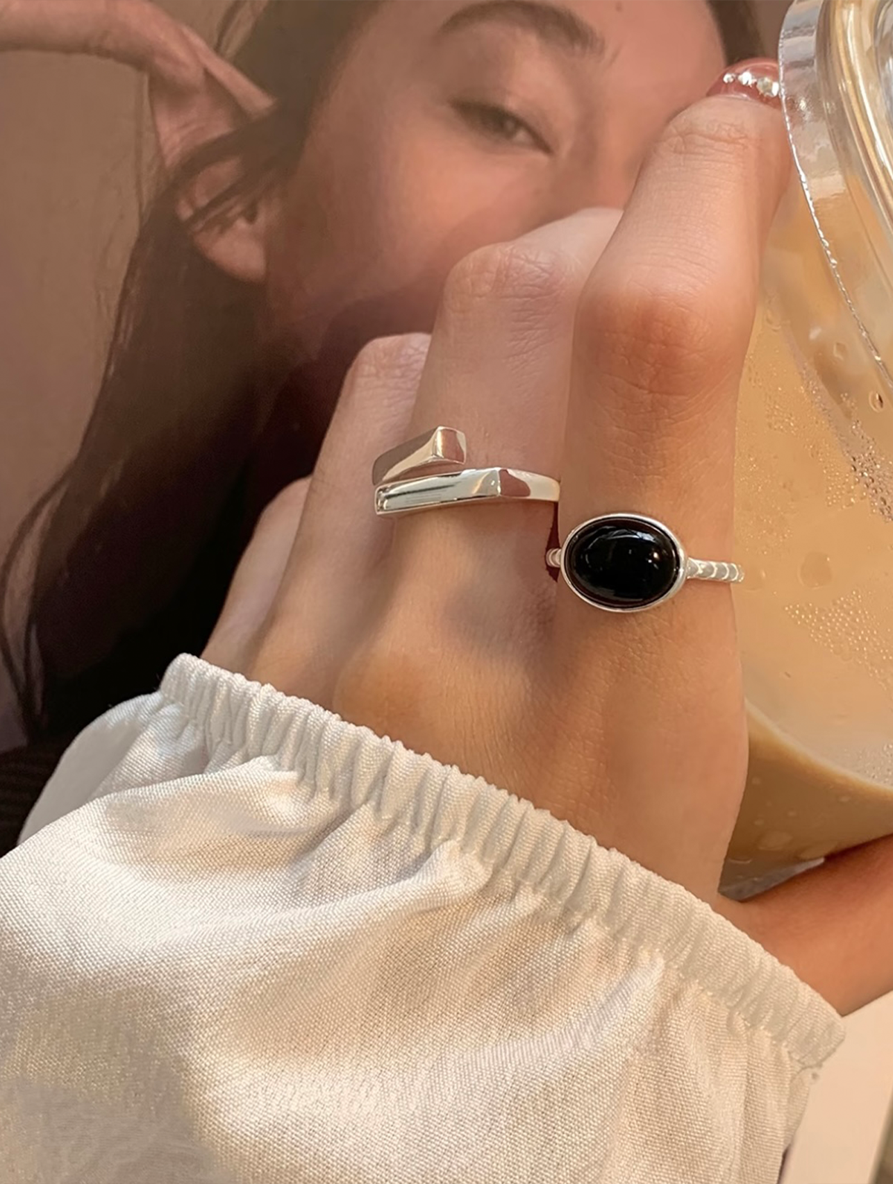 Oval Stone Band Ring - Image 3